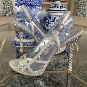 NEW Silver Nine West high heel sandals